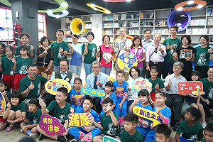 參訪屏東特色學校 鄭英耀推崇在地化創新教學課程