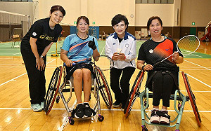 訪視國家運動訓練中心 鄭麗君勉帕運選手續創佳績