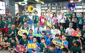 參訪屏東特色學校 鄭英耀推崇在地化創新教學課程