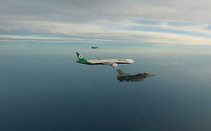 F-16戰機伴飛奧運國手專機回家 週五英雄大遊行