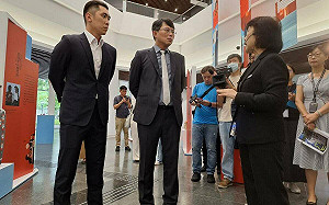 遭酸「等黃袍加身」  傳柯粉轉蔥粉  黃國昌批：見縫插針不會成功 