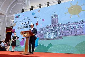 總統府親子日!賴清德見47位3歲以下孩童 讚同仁「生產力」不錯