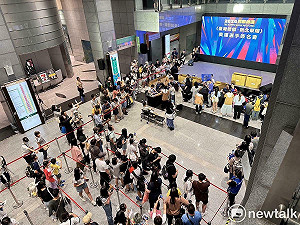 新北讓奧運國手簽名逾4小時 粉絲心疼嘆:侯友宜蹭完就不理