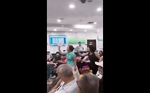 (影) 被欠薪 洛陽工人堵橋抗議、 陝西煤礦場汙水 保全與居民肢體衝突