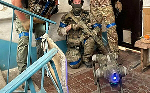 (影)烏軍攻俄成AI戰爭典範! 無人機群狂轟 電子干擾戰上場、機器狗也參戰