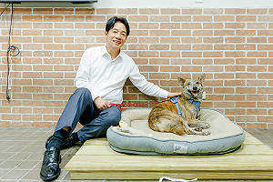 賴清德官邸迎新毛孩斑斑 蕭美琴送寵物食品同歡