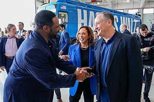 民主黨全代會19日登場 賀錦麗華兹合體賓州拉關鍵票