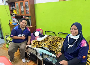 被丈夫狠心推下懸崖! 馬來女子9小時爬出深谷獲救：不想讓孩子失去媽