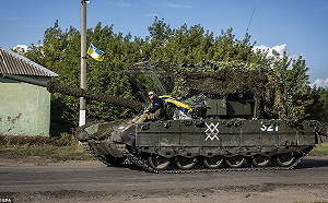 (影) 俄空軍被打趴了! 烏軍利用空優炸俄軍 把手榴彈當足球 烏兵高超技巧踢一旁