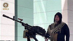 (影) 車臣稱馬斯克親贈特斯拉Cybertruck還加裝機槍  馬斯克諷：你真的信?