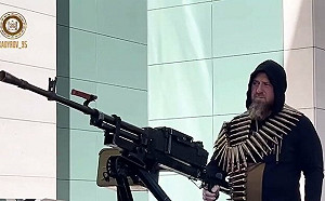 (影) 車臣稱馬斯克親贈特斯拉Cybertruck還加裝機槍  馬斯克諷：你真的信?