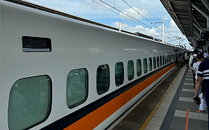 LISA來台年底活動多！高鐵：11/17起  每週日加開班次