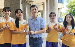 高市中崙國中新生訓練有特色 贈三禮、班級拼圖凝聚向心力