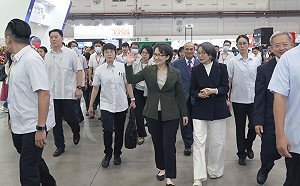 蕭美琴參觀機器人展  以行動支持產業智慧化