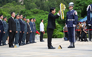 赴金門盼傳承823砲戰精神 賴清德：台灣要捍衛中華民國、不再反攻大陸