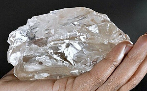 重達2492克拉！世界第二大鑽石 開採公司股價一度暴漲80%