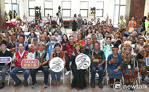 燃燒生命、灼亮藝術 查馬克-高富村木雕藝術展高雄開展