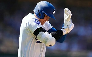 大谷翔平強行出賽！左手被觸身球砸中仍無礙