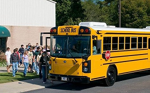 非法移民企圖劫車? 加州聖地牙哥校車2次遭攔截 邊境警察追查