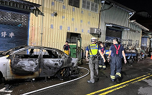 高市青峰街火警案外案    犯嫌疑縱火燒車後自戕 