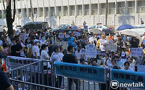 小草挺柯出事！黃智賢籲民眾黨保護支持者：這是政客最起碼的道德