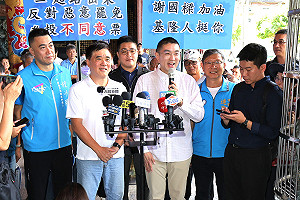 赴基隆力挺謝國樑 郝龍斌:舉頭三尺有神明 蒼天保護善良的人
