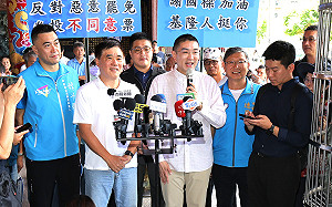 赴基隆力挺謝國樑 郝龍斌：舉頭三尺有神明 蒼天保護善良的人