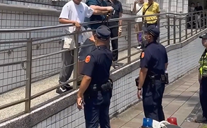 (影) 四叉貓北檢直播 價值2萬元器材被搶畫面全程曝光！