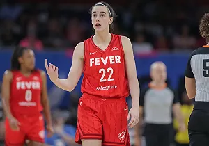 WNBA/Caitlin Clark遭針對?5度被惡意犯規