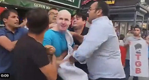 (影) 土耳其到底是敵是友? 2美軍陸戰隊員市區遭襲 被嗆 : 「美國佬，回家！」