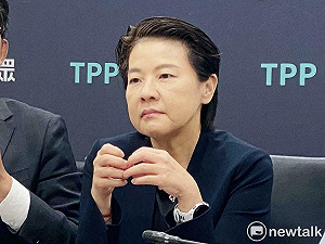 柯文哲稱不知京華城容積率840% 黃珊珊：柯接陳情、不干預