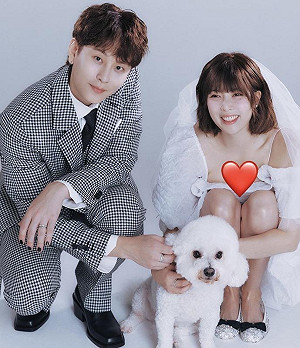 泫雅婚紗照「愛犬未現身」遭疑被棄養!經紀公司怒喊告:名譽嚴重受損