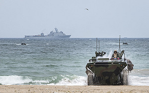 美韓4艘兩棲登陸艦領軍 1.3萬軍士「雙龍」軍演