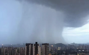 (影) 195枚砲彈打天空! 重慶人工降雨引發狂風暴雨 市民痛批「人工災害」