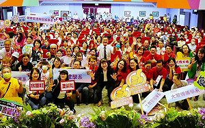 高雄空大新生始業式    新校長勉成人學生開啟雲端學習