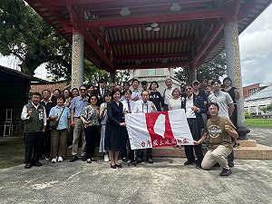 台灣獨立運動先驅王育德骨灰回台 75年後安置台南法華寺