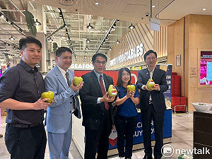 台南文旦旋風席捲新加坡  黃偉哲期待中秋佳節「柚」見熱潮
