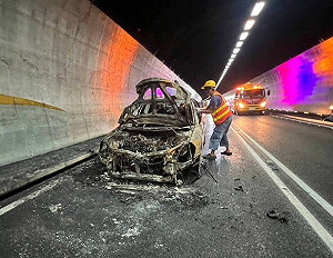 雪山隧道火燒車  北向車道一度回堵8公里