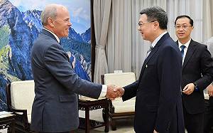 卓榮泰接見倪傑民 鼓勵台加青年交流、拓展合作