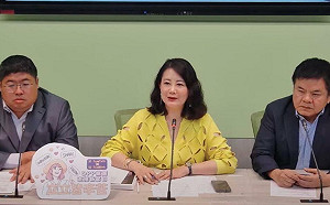 沈慶京論功行賞帳冊曝光？ 綠批：京華城弊案坐實「藍白合」 