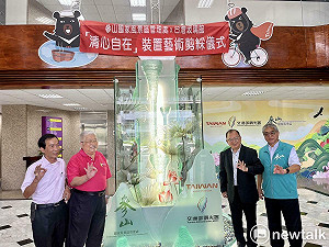 台藝玻老董操刀裝置藝術亮相後喊退休 主持人許願「還有兩座山」