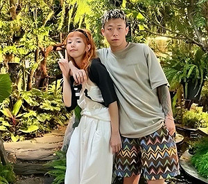 玖壹壹健志正式登記結婚了!攜孕妻Mia現身戶政事務所