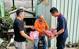 中秋前夕訪視獨老送物資 林口區加碼發放中秋關懷金9/16入帳
