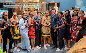 高雄深化姊妹市「雙語教育」合作  史瓦帝尼青年教師嚐月餅過中秋