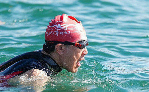 喊邀「大陸各縣市」首長泳渡日月潭  馬英九致詞冗長引發鼓譟