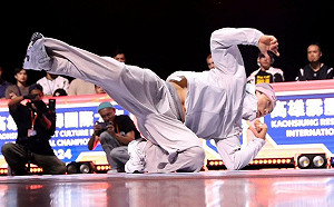 高雄霹靂舞國際大賽舞力全開     奧運首位霹靂舞金牌組隊奪冠