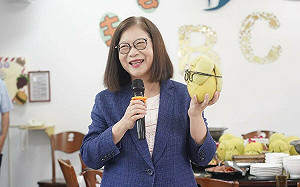 中籍男搭橡皮艇偷渡來台惹議 管碧玲曬海巡數據「沒用一張嘴治國」