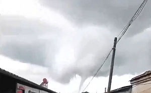 (影) 4.7級地震、龍捲風、大雨 中國異常天象頻傳 民眾惶恐不安