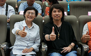 邀葉丙成談「AI時代下的教育新思維」 林岱樺籲中央勇於支持雙語校園