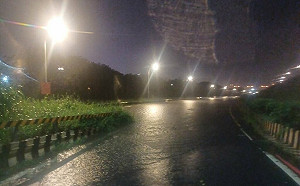 新北持續降雨 二重疏洪道積水擴大管制封閉越堤道